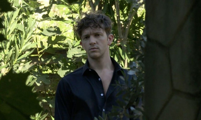 Μαύρο Ρόδο: Η Ελισάβετ αναστατώνεται όταν βλέπει τον Πέτρο