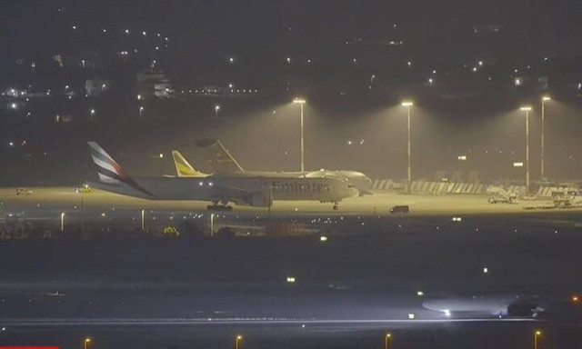 Καρέ καρέ η προσγείωση του αεροσκάφος της Emirates στο Ελ. Βενιζέλος