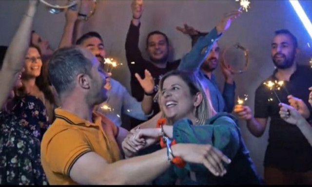 Αυτό το ζευγάρι από την Κρήτη είναι ένα ωραίο… τρελοκομείο