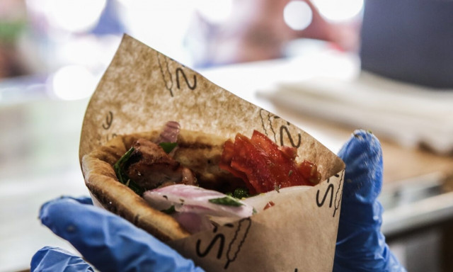 Πρόστιμο ύψους 9.000 ευρώ σε σουβλατζίδικο στην Κυψέλη για παραπλάνηση