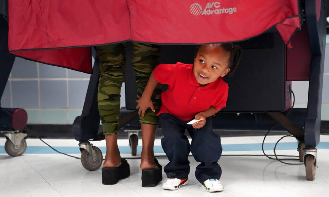 Κοντά στον έλεγχο της Βουλής οι Ρεπουμπλικανοί -Θρίλερ για τη Γερουσία