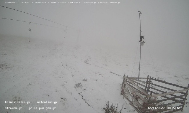 Έπεσαν τα πρώτα χιόνια στην Ελλάδα - LIVE εικόνα