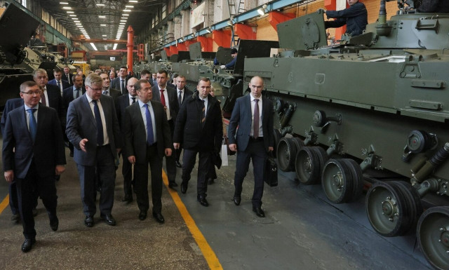 Προειδοποίηση Μεντβέντεφ: Δεν έχουμε χρησιμοποιήσει ακόμα όλα τα όπλα