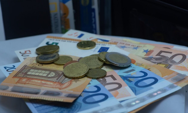 Ανθεκτική η ελληνική οικονομία – Τι έδειξε η αναβάθμιση από τη Moody’s