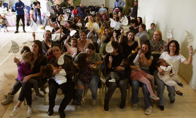 Ρέθυμνο: Μήνυμα υπέρ του δημόσιου θηλασμού έστειλαν μητέρες