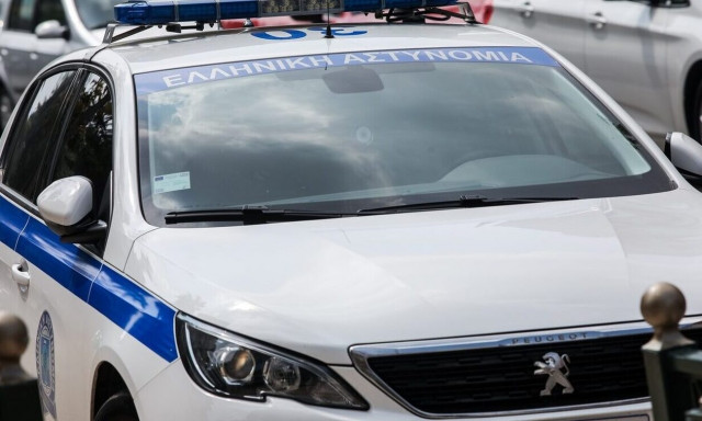 Λάρισα: Παραδόθηκε η γυναίκα που παρέσυρε και σκότωσε πεζό