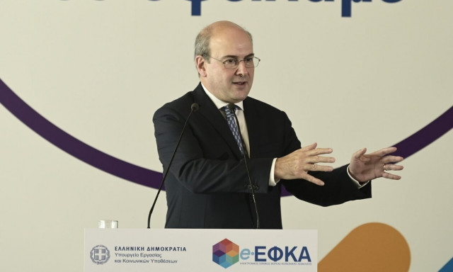 Χατζηδάκης: Ένας στους δυο συνταξιούχους θα έχει σχεδόν 13η σύνταξη