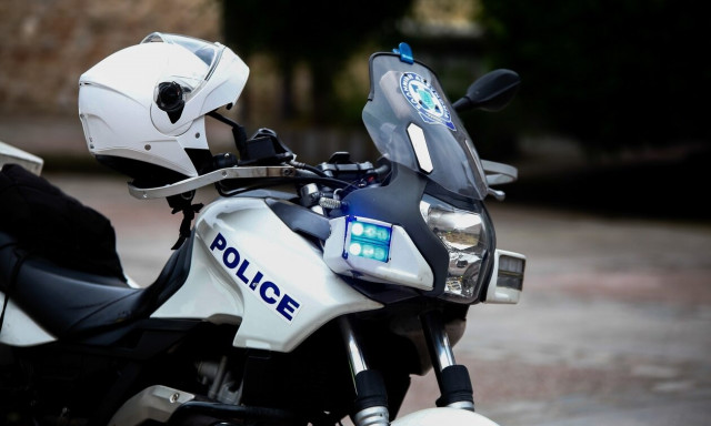 Θεσσαλονίκη: Γέφυρα σωτηρίας από αστυνομικούς για 6χρονο που πνιγόταν