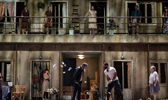 «Η Αυλή των θαυμάτων - Το μιούζικαλ»: Στο Παλλάς για λίγες παραστάσεις