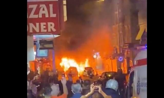 Κωνσταντινούπολη:Εκρήξεις σε σταθμευμένα αυτοκίνητα στην περιοχή Φατίχ