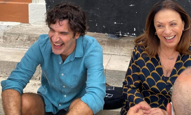 Τρεις τραγουδιστές που βλέπουμε σε σειρές τη φετινή σεζόν