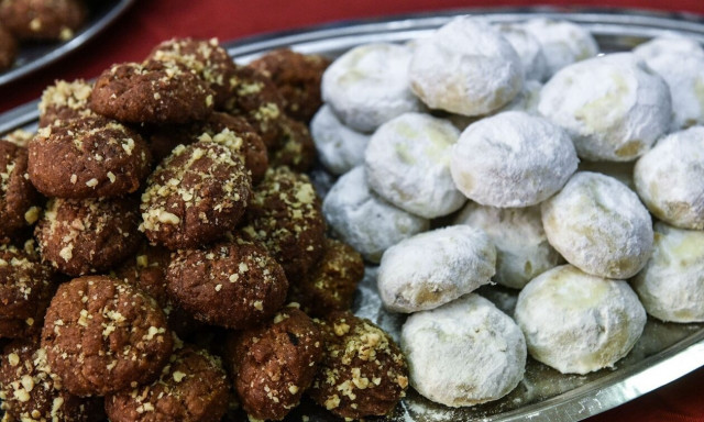 Σαχινίδης στο Newsbomb.gr: Μας «γονάτισαν» οι πρώτες ύλες -Πόσο κοστίζουν μελομακάρονα, κουραμπιέδες