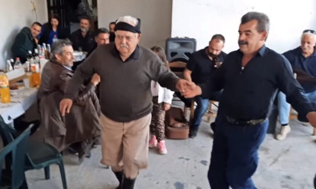 Λεβένταρος Κρητικός 90 ετών χορεύει μαλεβιζιώτη σαν… έφηβος