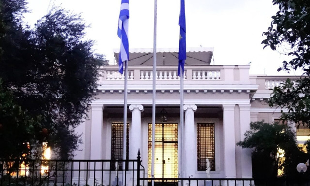 Μαξίμου: Οι δημοσκοπήσεις για τις παρακολουθήσεις και οι εκλογές