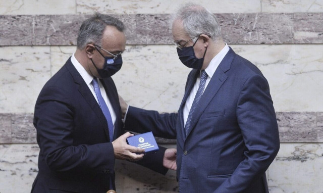 Κατατίθεται τη Δευτέρα στη Βουλή ο προϋπολογισμός του 2023