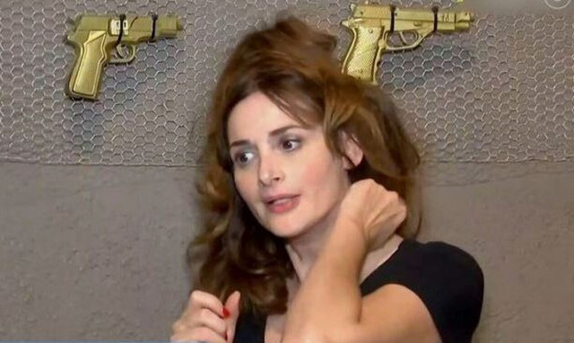 Μαρία Κωνσταντάκη: «Αυτοπυροβολήθηκα στη σκηνή»