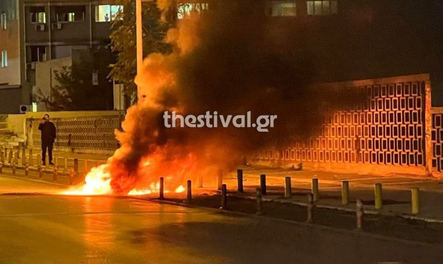 Πολυτεχνείο – Θεσσαλονίκη: Πέταξαν μολότοφ σε αστυνομικούς της ΔΙ.ΑΣ.