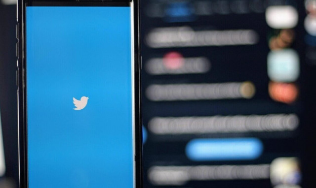 Βαρίδι για την Tesla το Twitter;