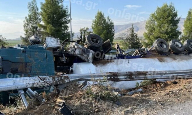 Λάρισα:Άνοιξε η Αθηνών-Λαμίας 12 ώρες μετά την ανατροπή του βυτιοφόρου