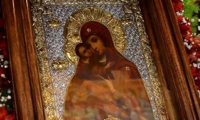 Υποδοχή της Τιμίας Εσθήτας της Υπεραγίας Θεοτόκου στην Πεύκη