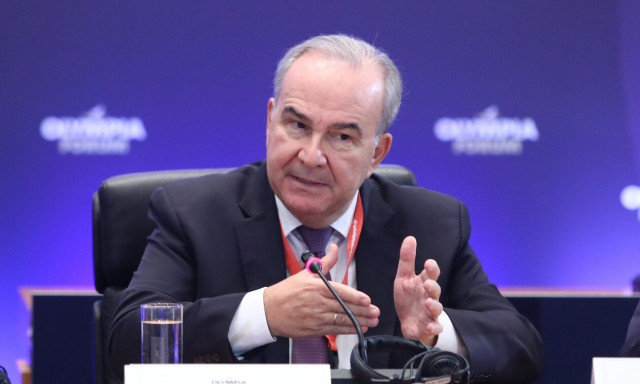 Παπαθανάσης: «Το 2022 η ανάπτυξη θα είναι επίσημα 5,3%»