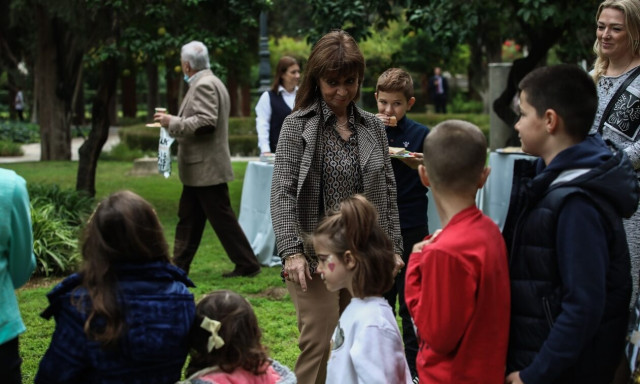 Σακελλαροπούλου: «Ας δώσουμε σε όλα τα παιδιά ένα περιβάλλον αγάπης»