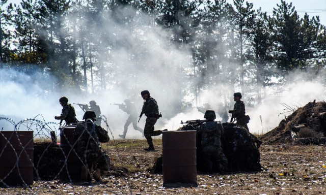 Ένοπλες Δυνάμεις: Άνοιξαν πυρ στη Λάρισα - Εντυπωσιακές εικόνες από την άσκηση CPX EU IR 22