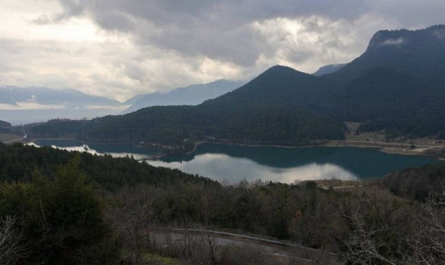 Καιρός: Ζέστη, βροχές και καταιγίδες την Κυριακή