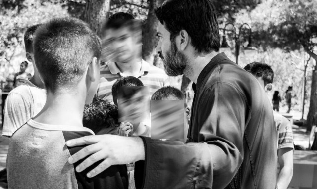 Κιβωτός του Κόσμου: «Έχω δει να πετούν μικρά παιδιά από τις σκάλες»