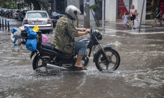 Καιρός: Βροχές και καταιγίδες την Τρίτη