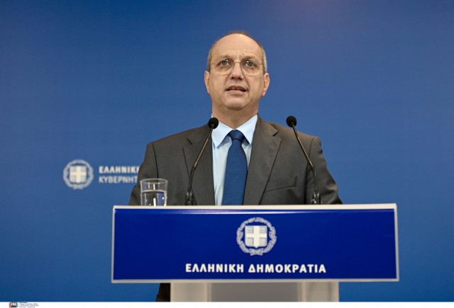 Οικόνομου: Δεν υπάρχει διαφοροποίηση Καραμανλή