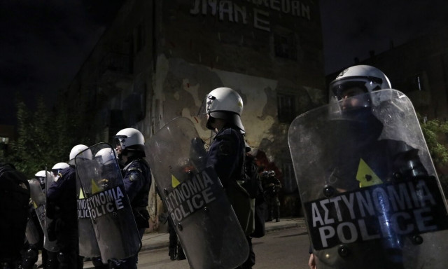 Επεισόδια με 78 συλλήψεις και 7 τραυματίες αστυνομικούς στα προσφυγικά της Λεωφόρου Αλεξάνδρας