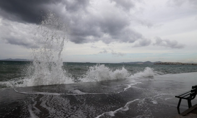 Καιρός: Επιδείνωση της κακοκαιρίας με ισχυρές βροχές και καταιγίδες