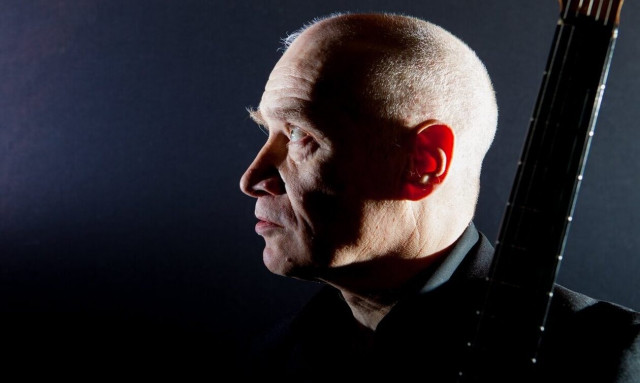 Βρετανία: Πέθανε ο εμβληματικός κιθαρίστας της πανκ Wilko Johnson