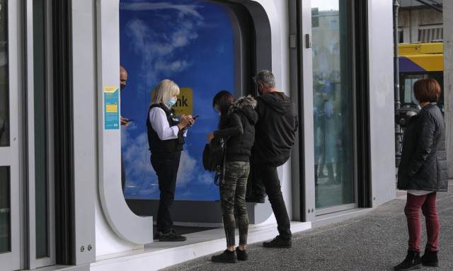 Σώσαμε τις τράπεζες με τίμημα τον κοσμάκη!