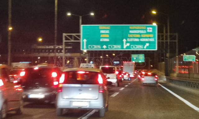 Κίνηση: Στο «κόκκινο» ο Κηφισός - Κυκλοφοριακό κομφούζιο στην Αττική
