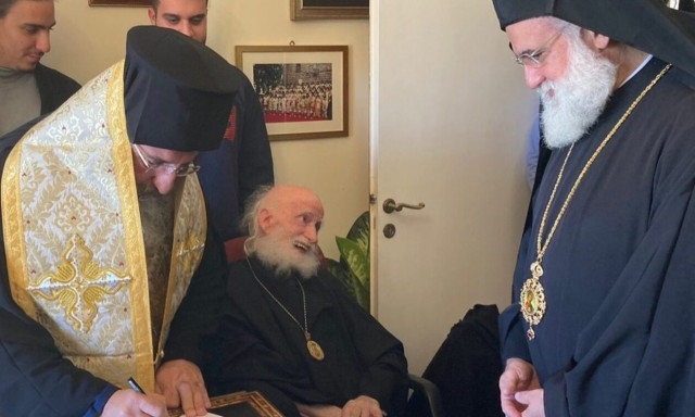 Η συγκινητική στιγμή με τον Ειρηναίο στο Αρχιεπισκοπικό Μέγαρο