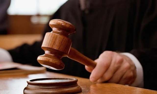 Θεσσαλονίκη: Δεν ενέδιδε στον έρωτά της και του διέλυσε το αμάξι