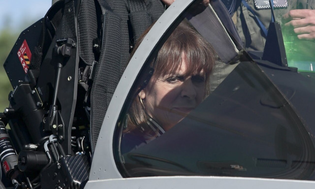 Η Κατερίνα Σακελλαροπούλου στη βάση των Rafale στην Τανάγρα