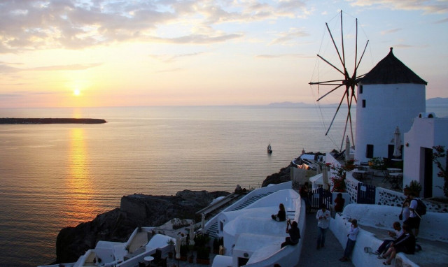 Δημοσκόπηση: Στην κορυφή ο τουρισμός - Το success story της κυβέρνησης