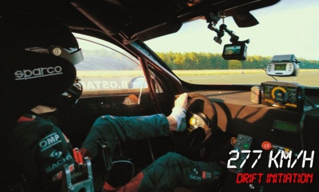 Ρεκόρ Γκίνες για drift με τα… πόδια!