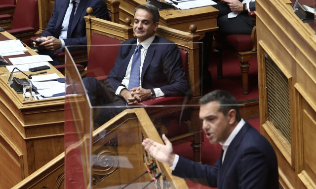 ΣΥΡΙΖΑ: Νέα ερώτηση Τσίπρα σε Μητσοτάκη για τις παρακολουθήσεις