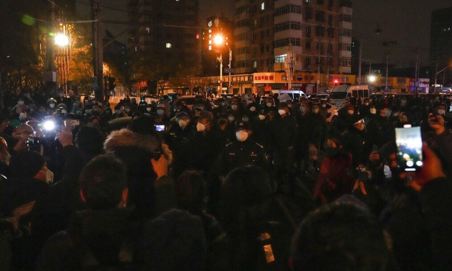 Πρωτοφανείς διαδηλώσεις συγκλονίζουν την Κίνα