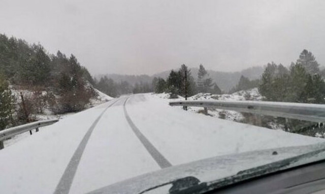 Ιωάννινα: Χιόνια, παγετός και επτά αποχιονιστικά στα ορεινά