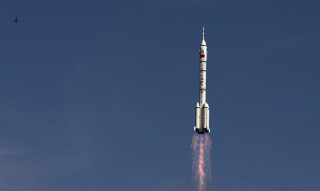 Κίνα: Εκτοξεύτηκε το Shenzhou-15 - Μεταφέρει τρεις αστροναύτες