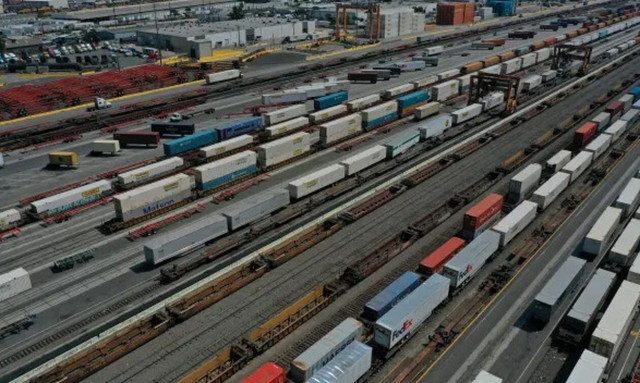 ΗΠΑ: Συνεργασία Μπάιντεν-Κογκρέσου για αποτροπή απεργίας στα τρένα