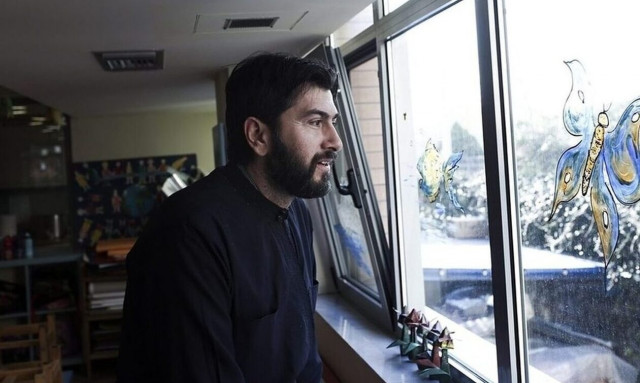 Πατέρας Αντώνιος: Με λεφτά της Κιβωτού αγόρασε τη μεζονέτα στη Ραφήνα