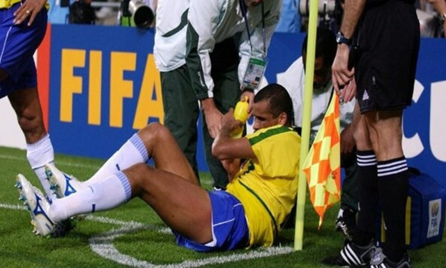 Οι 10 πιο «βρώμικες» στιγμές στα Μουντιάλ