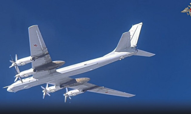 Ρωσικά και κινεζικά πολεμικά αεροπλάνα πραγματοποίησαν κοινή περιπολία