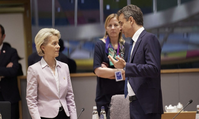 Bloomberg: 7 χώρες μεταξύ των οποίων και η Ελλάδα πιέζουν για πλαφόν